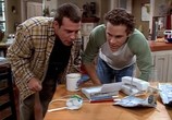Сериал Два парня, девушка и пиццерия / Two Guys, a Girl and a Pizza Place (1998) - cцена 1